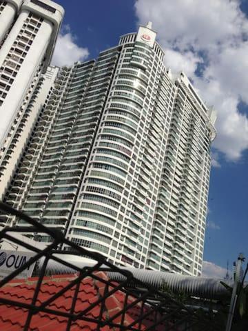Apartemen Regalia Infinity Pool *